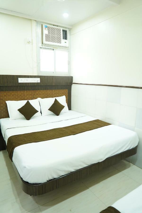 孟买 Sharda Residency酒店 外观 照片